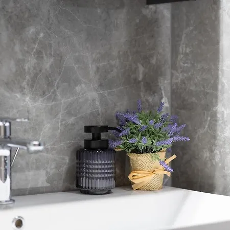 Luxury Znjan,split-two Bathrooms And Free Parking 아파트