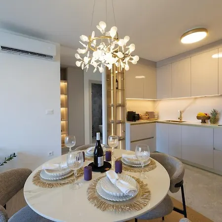 Luxury Znjan,split-two Bathrooms And Free Parking * 스플리트