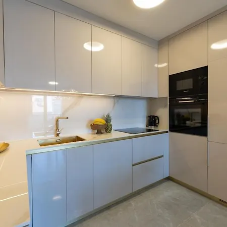 Luxury Znjan,split-two Bathrooms And Free Parking 아파트 스플리트