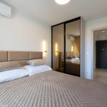 Luxury Znjan,split-two Bathrooms And Free Parking Daire Split