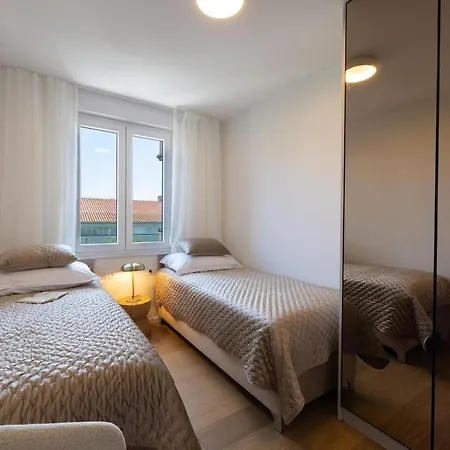 Luxury Znjan,split-two Bathrooms And Free Parking Daire